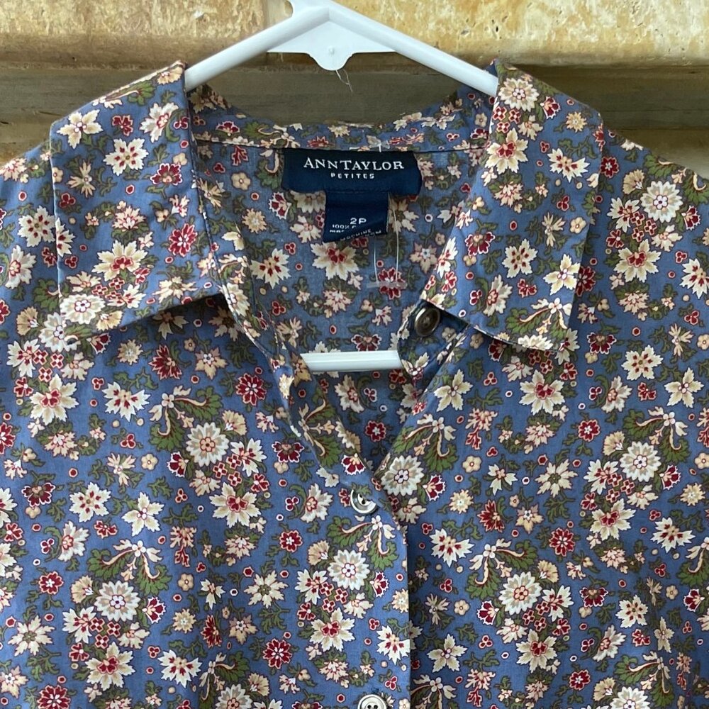 Ann Taylor Button Up Floral Sleeveless Top